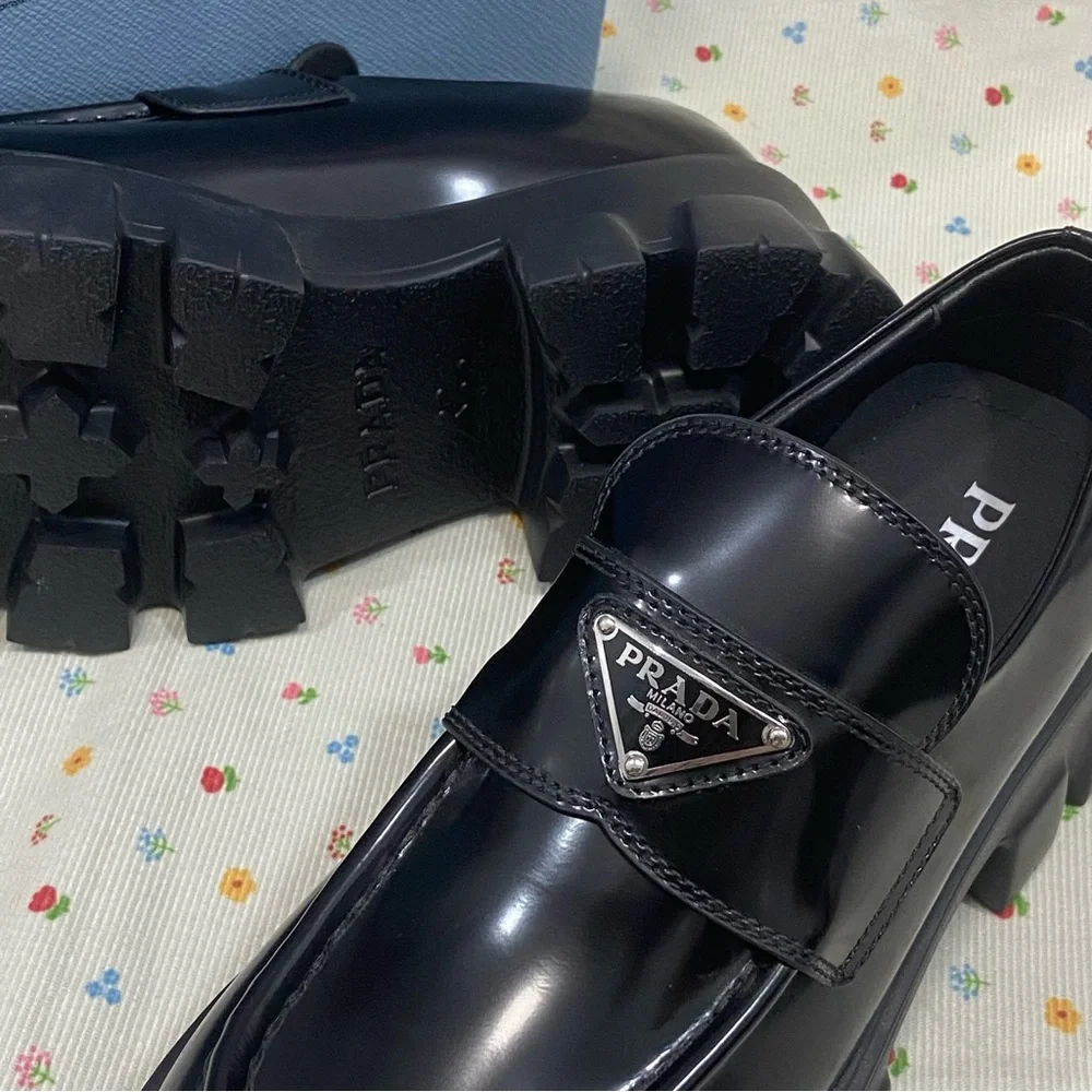 Prada Women’s Black Loafers - Picture 5 of 6